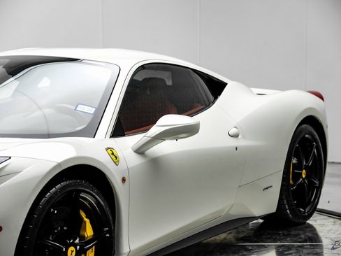 Used 2015 Ferrari 458 Italia Coupe image 27