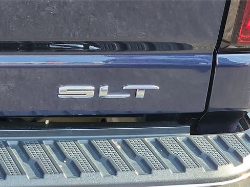 Used 2024 GMC Sierra 2500 SLT w/ SLT Premium Package image 25