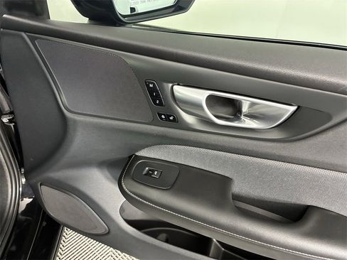 Used 2024 Volvo S60 B5 Plus image 33