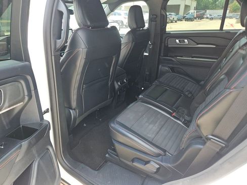 Used 2025 Ford Explorer ST-Line w/ ST-Line Street Pack AWD/4WD image 28