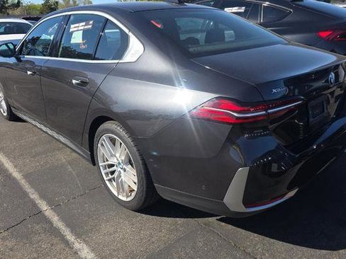 Used 2025 BMW 530i xDrive image 4