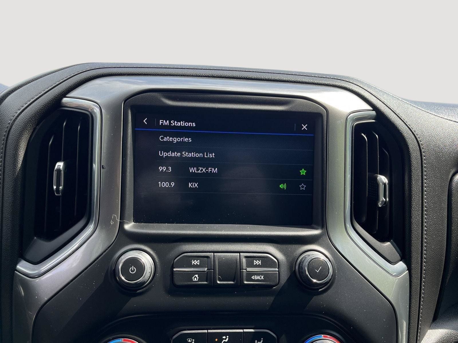 Used 2022 Chevrolet Silverado 1500 LT AWD/4WD image 27