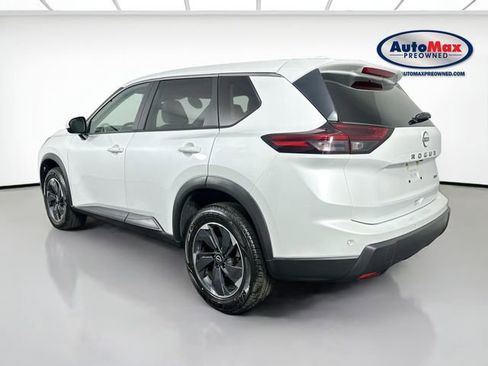 Used 2025 Nissan Rogue SV AWD/4WD image 5
