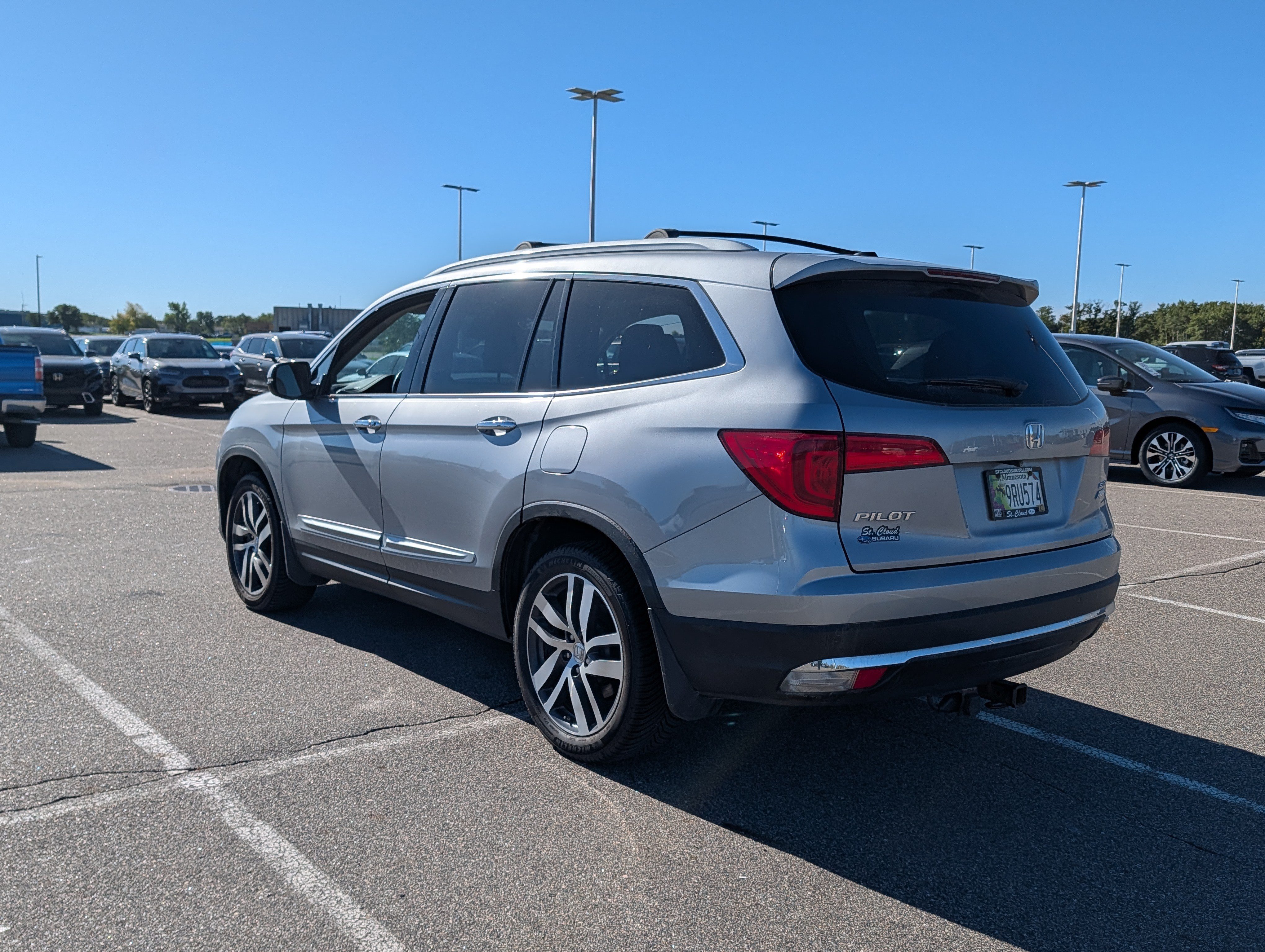 Used 2017 Honda Pilot Elite image 3