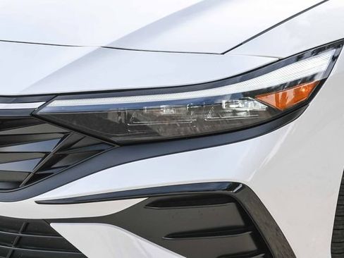 New 2026 Hyundai Elantra Limited FWD image 12