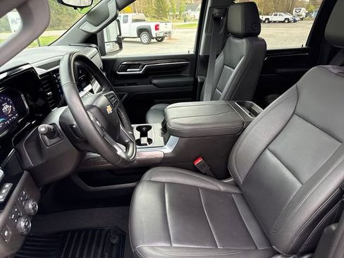 Used 2024 Chevrolet Silverado 2500 LTZ w/ LTZ Premium Package AWD/4WD image 11