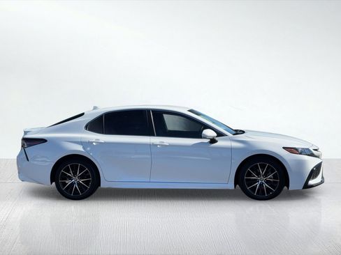 Used 2022 Toyota Camry SE w/ Carpet Mat Package (TMS) image 7