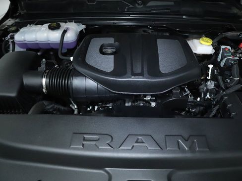 Used 2025 RAM 1500 Big Horn AWD/4WD image 37