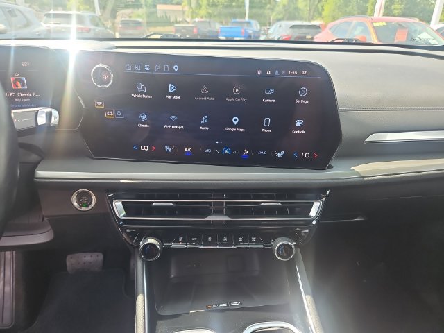 Used 2024 Chevrolet Traverse LT FWD image 19
