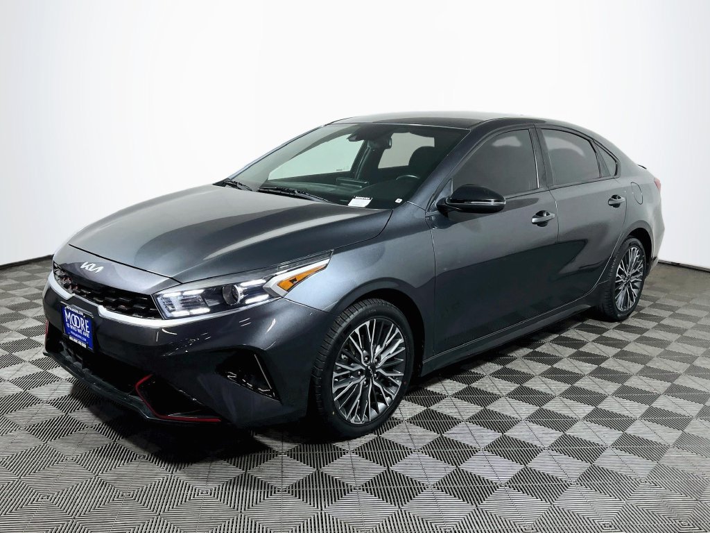 Used 2023 Kia Forte GT-Line FWD image 3