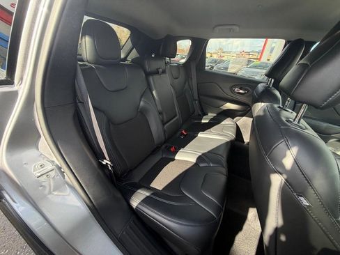 Used 2020 Jeep Cherokee Latitude Plus w/ Cold Weather Group image 12