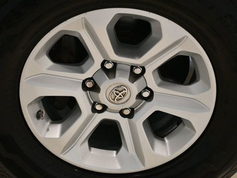 Used 2016 Toyota 4Runner SR5 Premium image 21