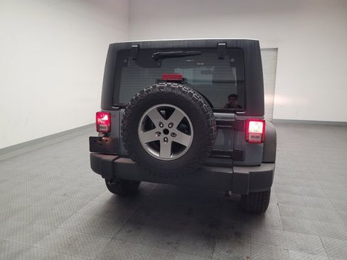 Used 2015 Jeep Wrangler Unlimited Sport w/ Connectivity Group AWD/4WD image 7