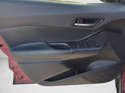 Used 2018 Toyota C-HR XLE FWD image 10