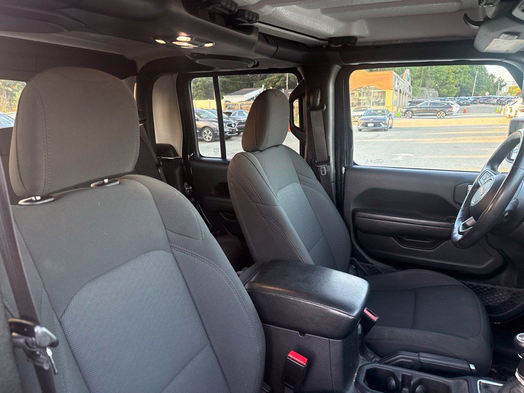 Used 2023 Jeep Gladiator Sport AWD/4WD image 24