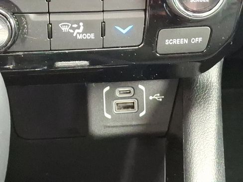 Certified 2023 Jeep Compass Limited image 24