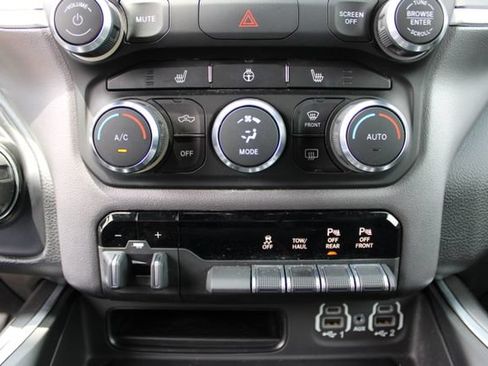 Used 2022 RAM 1500 Big Horn AWD/4WD image 26
