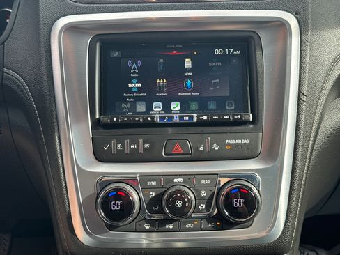 Used 2016 GMC Acadia SLT w/ Technology Package AWD/4WD image 13