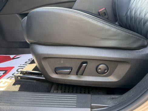 Used 2024 Nissan Rogue Platinum w/ Platinum Premium Package FWD image 13