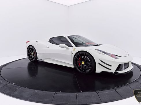 Used 2014 Ferrari 458 Spider RWD image 18