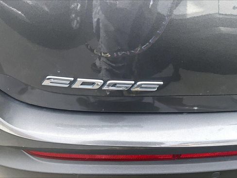 Used 2017 Ford Edge Titanium w/ Equipment Group 301A AWD/4WD image 28