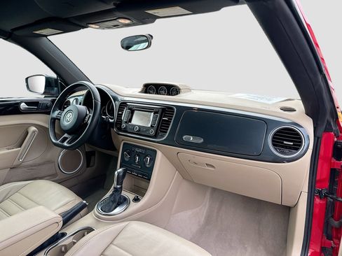 Used 2013 Volkswagen Beetle 2.0T image 30