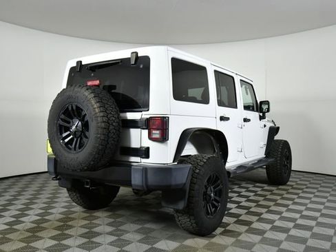 Used 2018 Jeep Wrangler Unlimited Sahara w/ Max Tow Package image 11