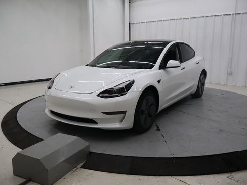 Used 2023 Tesla Model 3 Standard Range image 10