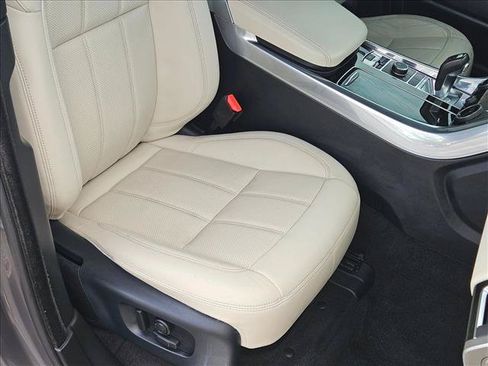 Used 2019 Land Rover Range Rover Sport HSE AWD/4WD image 25