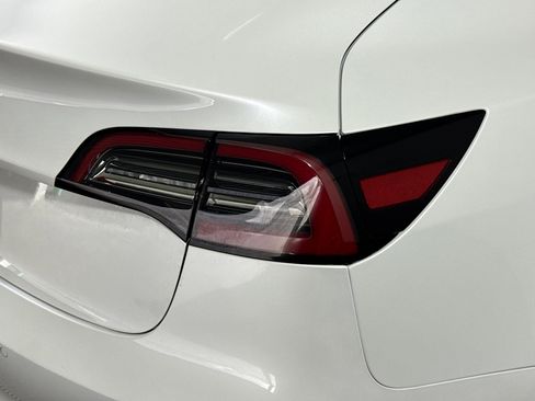 Used 2021 Tesla Model 3 Standard Range image 33