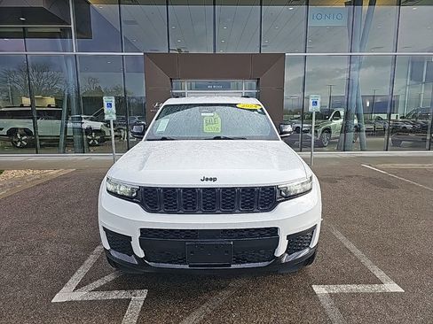 Used 2024 Jeep Grand Cherokee L Laredo AWD/4WD image 8