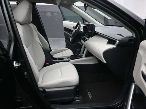 Used 2024 Toyota Corolla Cross L AWD/4WD image 29