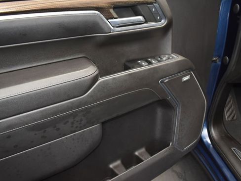 Used 2022 Chevrolet Silverado 1500 RST w/ Convenience Package II image 11