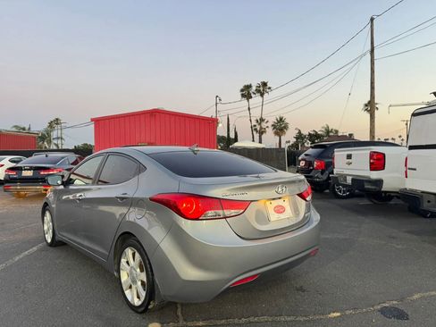 Used 2013 Hyundai Elantra Limited w/ Technology Pkg FWD image 5