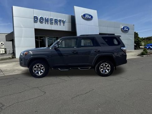 Used 2024 Toyota 4Runner TRD Off-Road Premium w/ Off Road Premium Plus Package AWD/4WD image 9