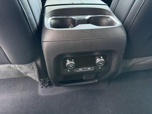 New 2026 GMC Acadia Elevation image 24