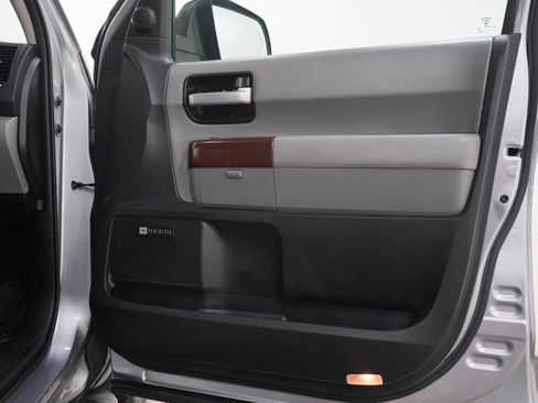 Used 2016 Toyota Sequoia Platinum AWD/4WD image 9