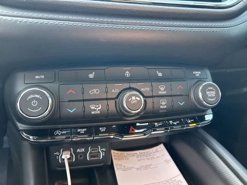 Used 2022 Dodge Durango GT image 23