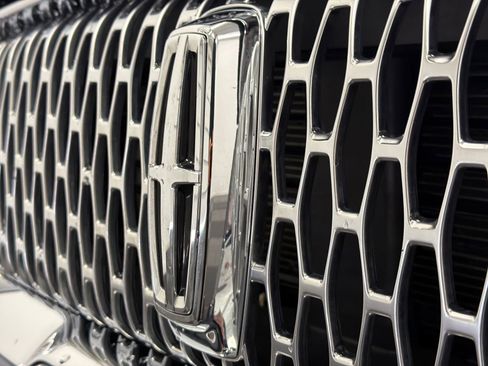 Used 2022 Lincoln Corsair AWD w/ Premium Package image 14