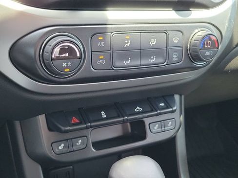 Used 2022 Chevrolet Colorado LT w/ Luxury Package RWD image 25