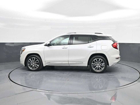 Used 2024 GMC Terrain Denali w/ Denali Premium Package image 5