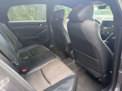 Used 2018 Honda Accord Sport image 13