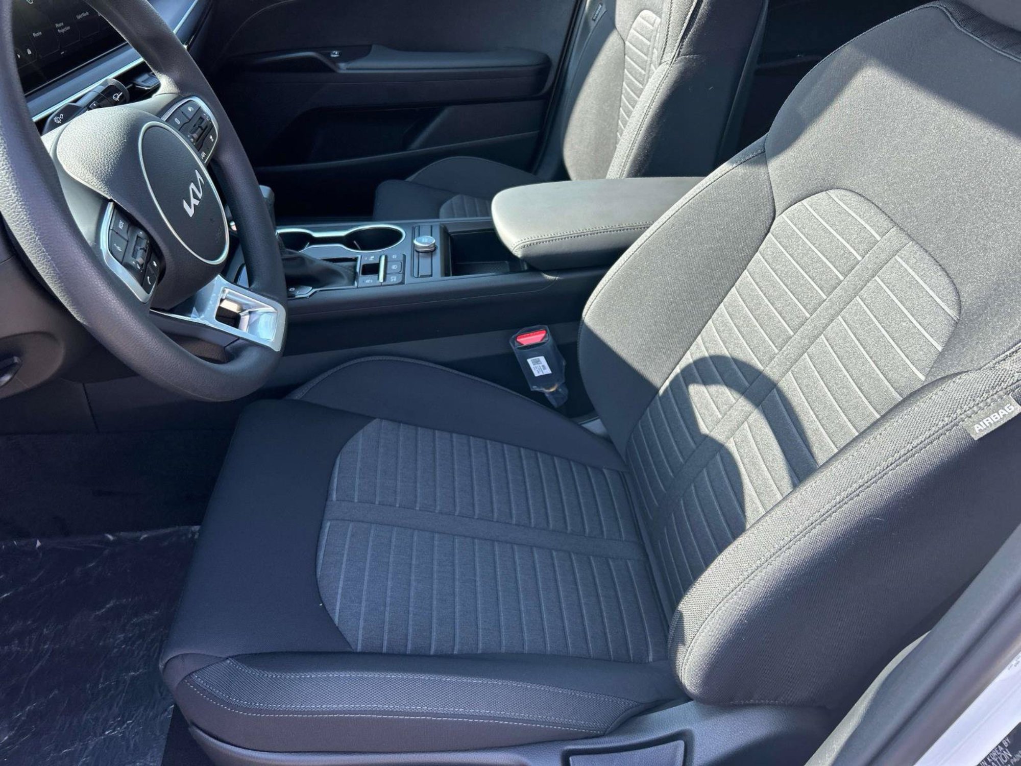 New 2027 Kia K5 LXS FWD image 17