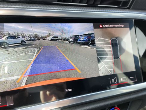 Used 2022 Audi Q3 2.0T Premium Plus w/ Premium Plus Package image 4