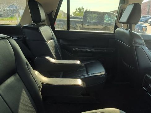 Used 2023 Ford Expedition XLT AWD/4WD image 10