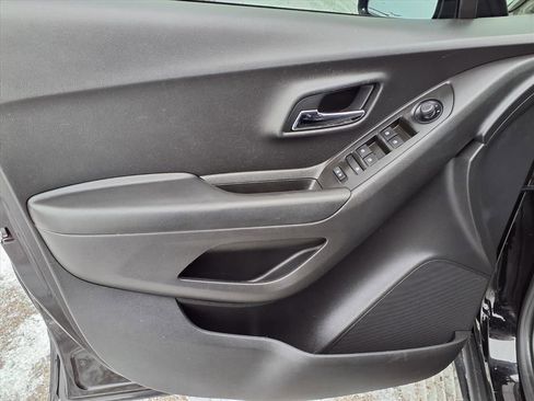 Used 2021 Chevrolet Trax LS w/ Tint and Cruise Package image 14