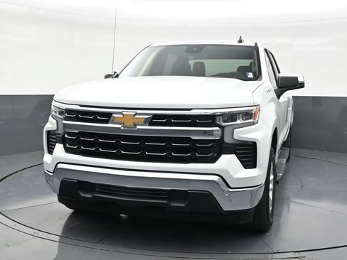 Used 2024 Chevrolet Silverado 1500 LT RWD image 8