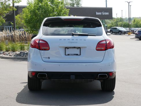 Used 2014 Porsche Cayenne Platinum Edition AWD/4WD image 7