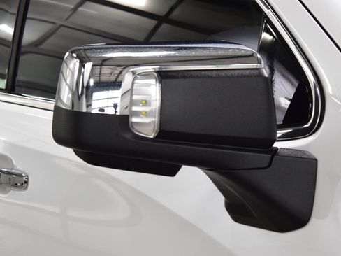 Used 2023 GMC Sierra 1500 Denali AWD/4WD image 18