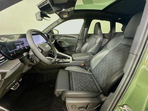 New 2026 Audi SQ5 Prestige AWD/4WD image 32
